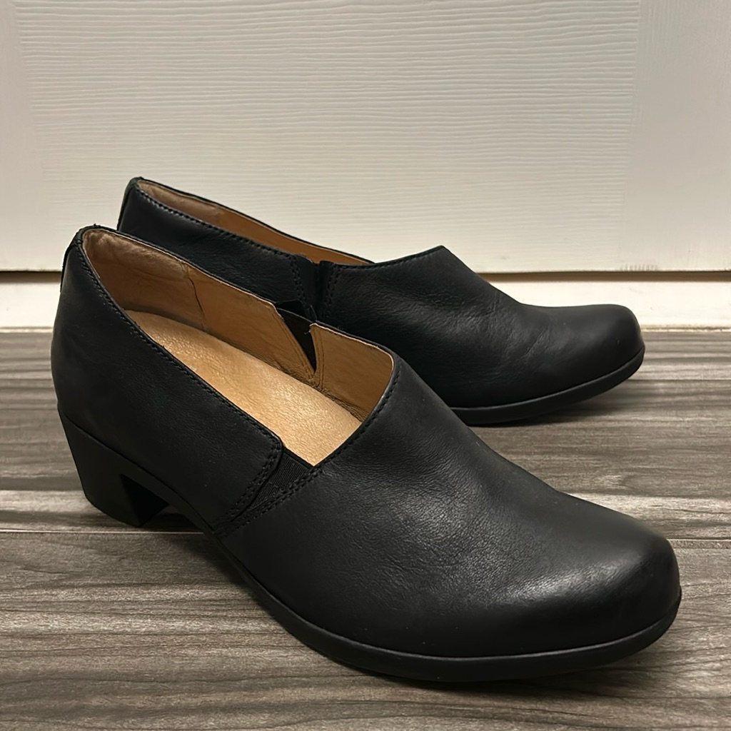Dansko Women's Camdyn Black Burnished Nubuck Slip-On Comfort Shoe